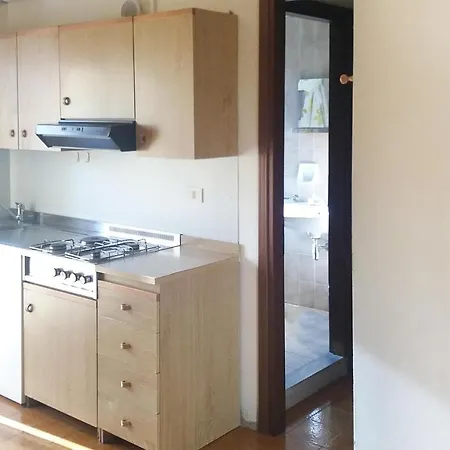 Апартаменти Gorgeous In With Kitchen Бібіоне