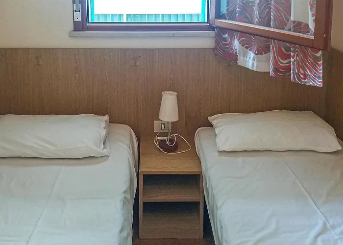 1 Bedroom Amazing In Apartament *